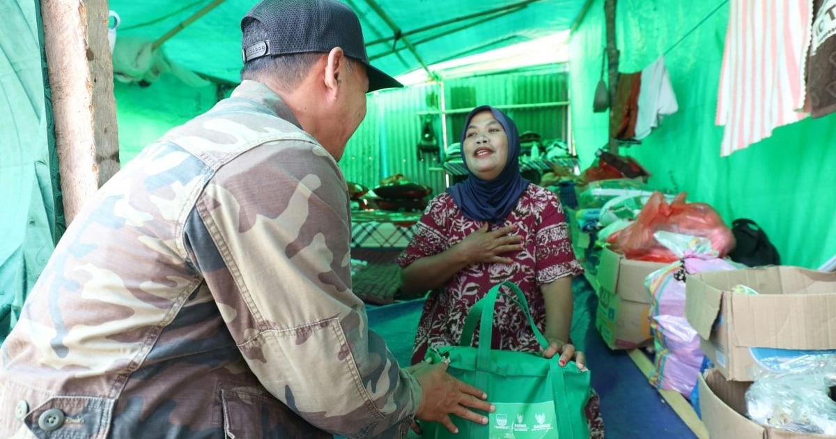 Baznas Serahkan Bantuan Rp2 Miliar dari Warga Bandung untuk NTT