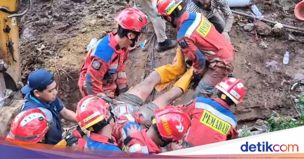 Evakuasi Dramatis Dua Pekerja Tertimpa Beton di Jakarta Timur
