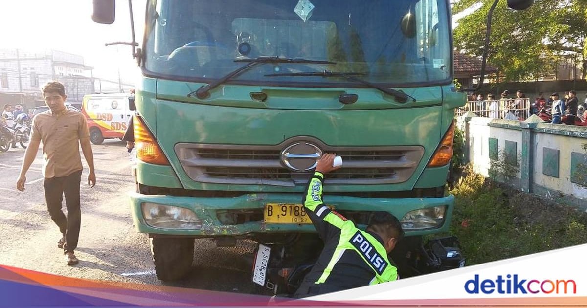 Kecelakaan Tragis di Jombang: Truk Tabrak Motor dan Pejalan Kaki, 2 Tewas dan 6 Terluka