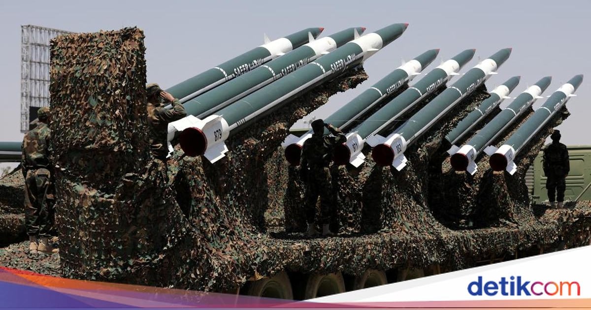 Konflik Memanas, Houthi Serang Arab Saudi dengan Rudal