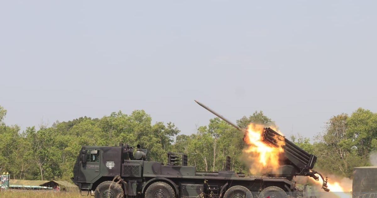 Marinir TNI AL Tampilkan Peluncur Roket MLRS Vampire pada Ajang SGS
