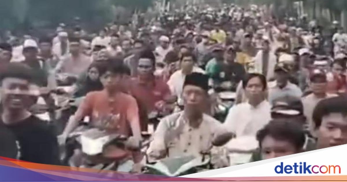 Pemakaman Kades Pegiringan di Pemalang Viral, Ribuan Warga Mengantar