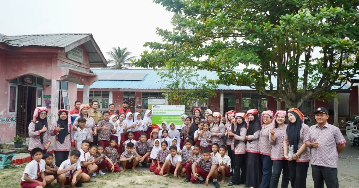 Pertamina NRE Bawa PLTS, Air Bersih Melalui Sekolah Energi Berdikari
