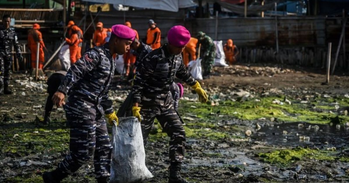 TNI AL Ajak Warga Jaga Lingkungan Laut Dalam Menyambut HUT Ke-81
