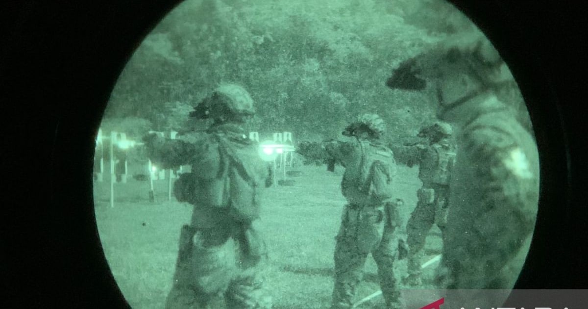 TNI dan Marinir Lintas Negara Pertajam Kemampuan Menembak Saat Malam